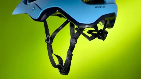 קסדת אופניים Bontrager Rally WaveCel BT20_Wavecel_Rally_strap_divider_1491_EDIT_16x9