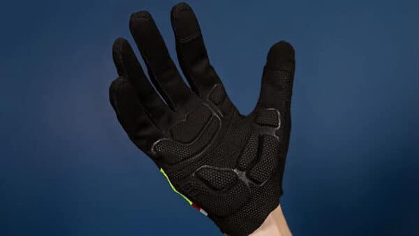 Gloves Features Circuit FF (1)