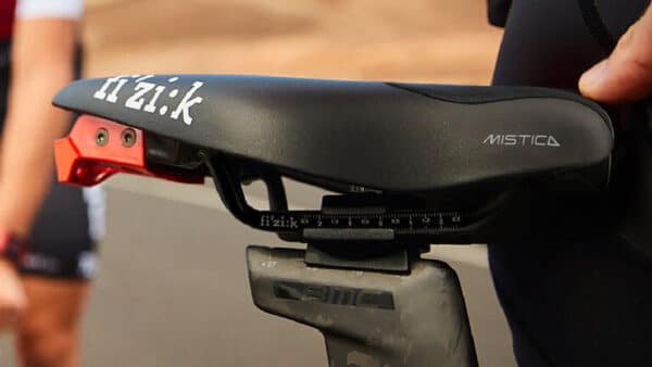 triathlon-bike-saddle-transiro-mistica-kium-fizik