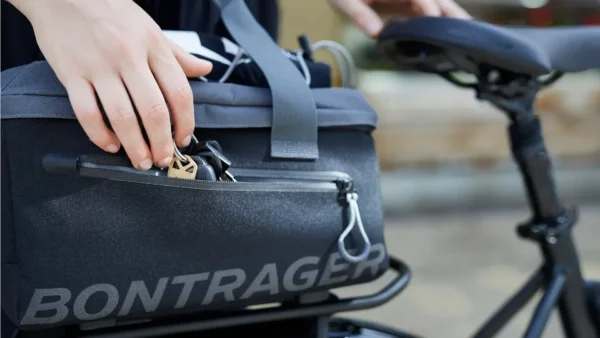 תיק סבל Bontrager MIK Commuter Boot Bag תיק סבל Bontrager MIK Commuter Boot Bag