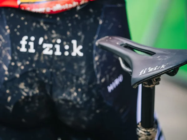 אוכף Fizik Vento Antares R1 אוכף Fizik Vento Antares R1