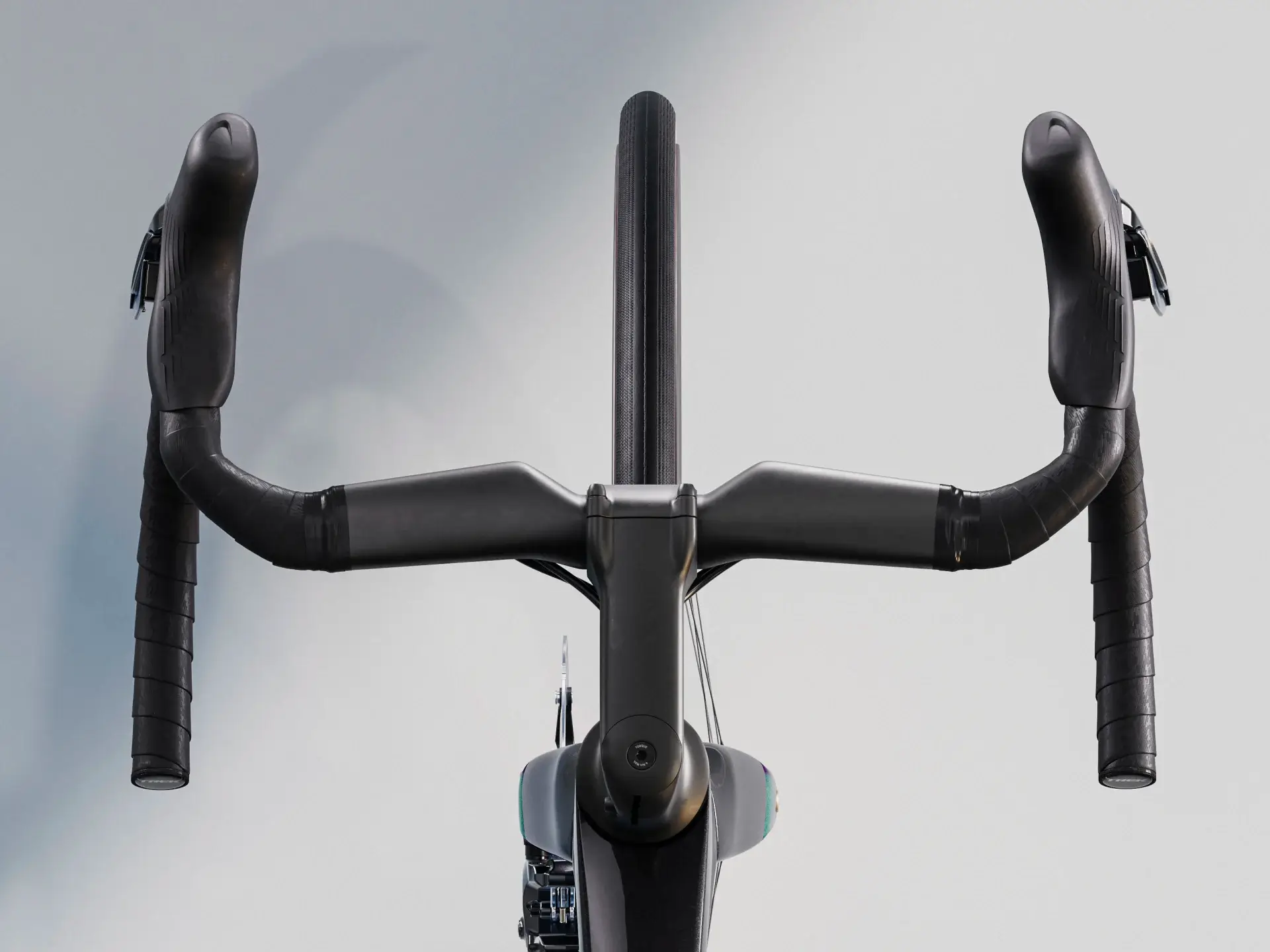 4x3_Madone8b2b_04