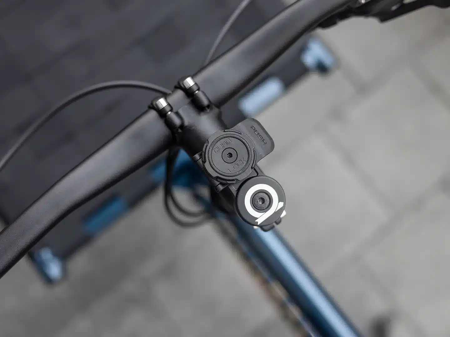 התקן לעמוד כידון לטלפון Quad Lock fixed Stem Cap Mount התקן לעמוד כידון לטלפון Quad Lock fixed Stem Cap Mount