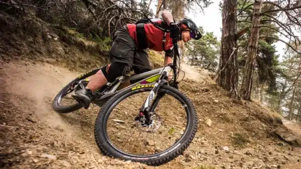 תיק/וסט רכיבה Evoc Hydro Pro 6 תיק/וסט רכיבה Evoc Hydro Pro 6