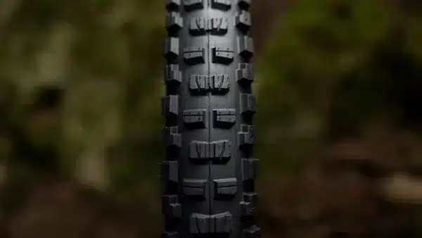 צמיג Bontrager Brevard RSL XT TLR MTB Tire צמיג Bontrager Brevard RSL XT TLR MTB Tire
