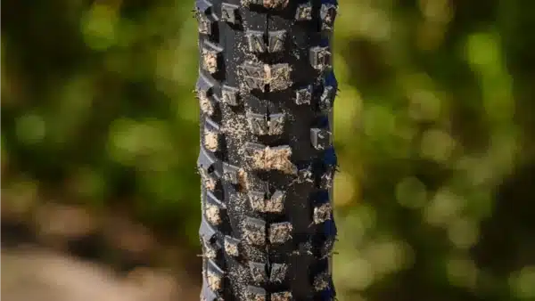 צמיג Bontrager Montrose RSL XT TLR MTB Tire צמיג Bontrager Montrose RSL XT TLR MTB Tire