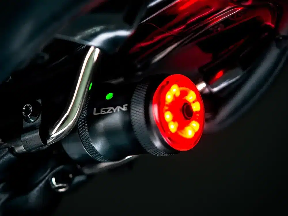 נצנץ אחורי לאוכף Lezyne Saddle AI Alert 250 Rear נצנץ אחורי לאוכף Lezyne Saddle AI Alert 250 Rear