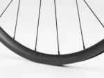 גלגלי כביש Bontrager Paradigm Comp Disc TLR V21